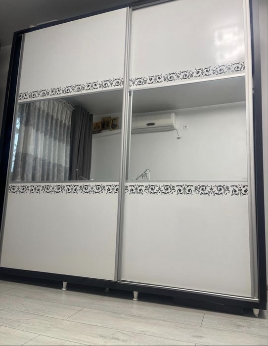 Sifonier cu usi culisante