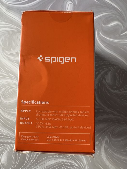 Адаптер Spigen с 4USB