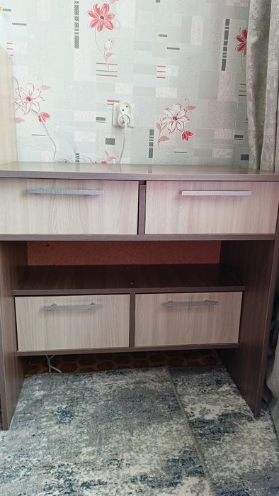 Продам письменный стол