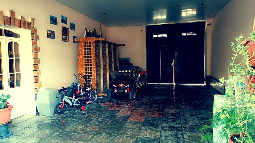 Срочно продаются дом  посёлок Чархин центр.