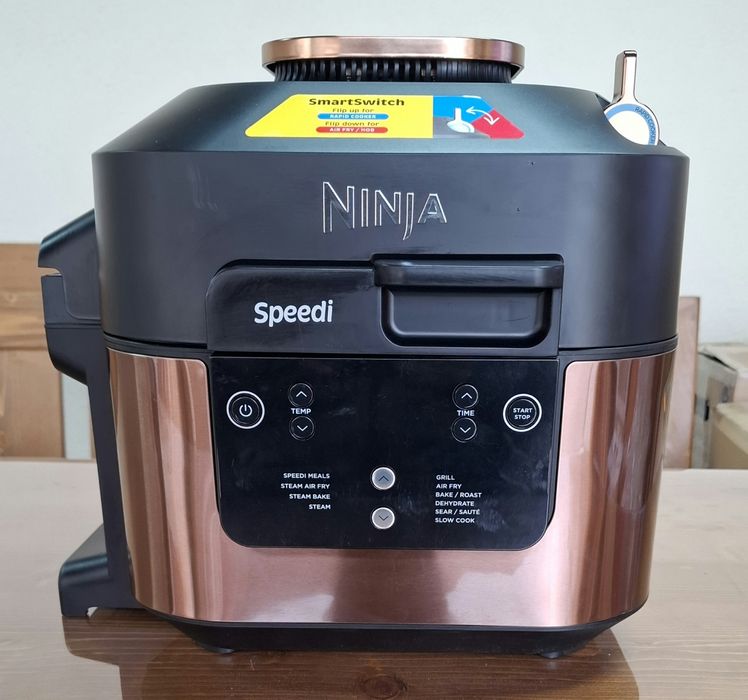 Мултикукър Фрайър Ninja Foodi  Speedi ON400EUCP,1760 W,5.7л10 програми.златен
