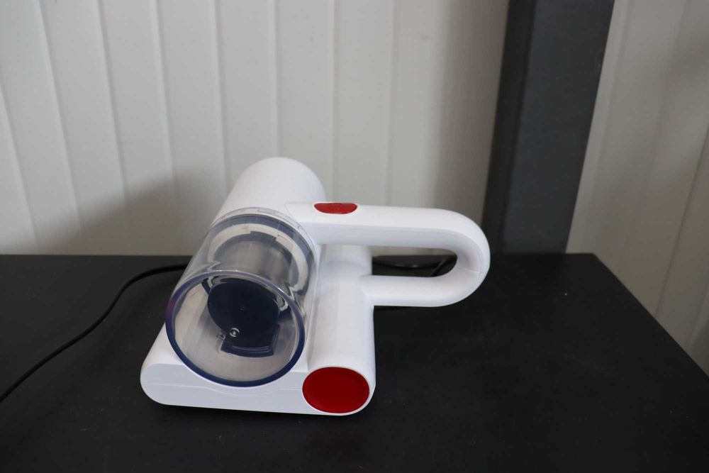 Girmi AP21 почистваща прахосмукачка за матраци и тапицерии с ув лампа