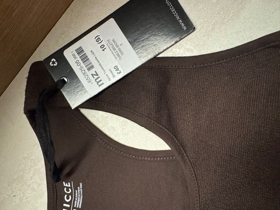 Кроп топ на Nicce