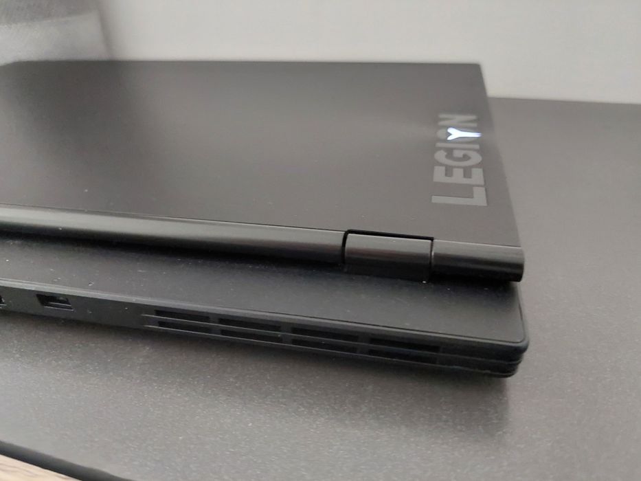 GTX 1660 Ti Core i5-9300H 17.3" геймърски лаптоп Lenovo Legion Y540