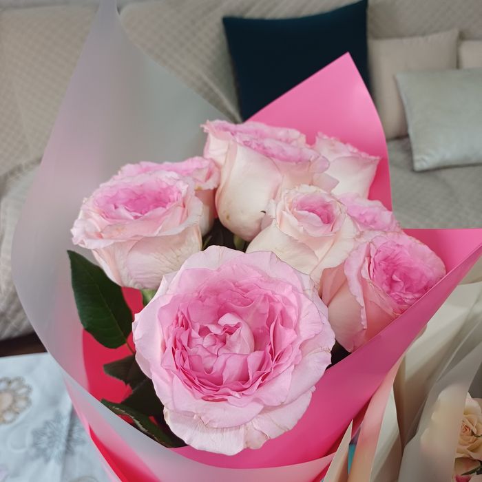 Букет роз б/у 9шт