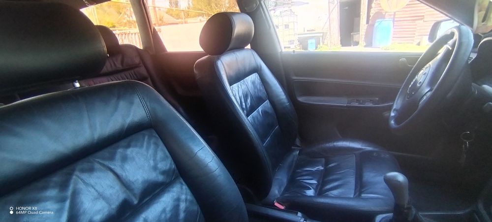 Машина Ауди б. 5