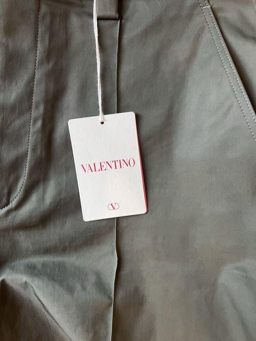 !!! Чисто нови къси панталони VALENTINO !!!