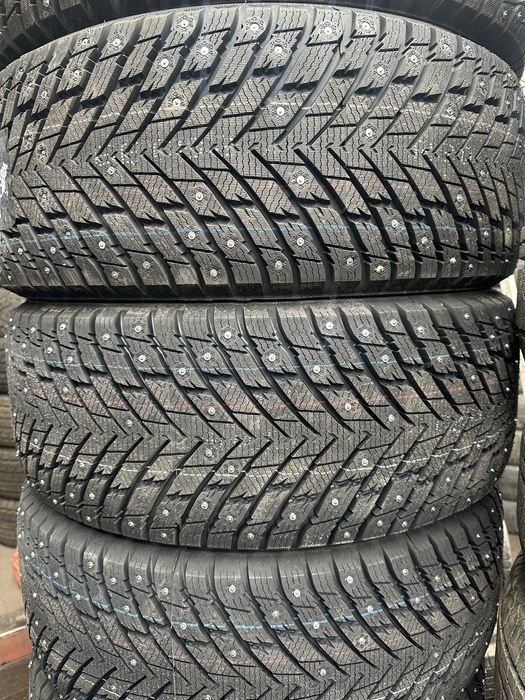 Шины новые 255/45/20 Arivo шипованные