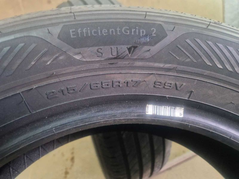 2 Goodyear R17 215/65
летни гуми
DOT1922