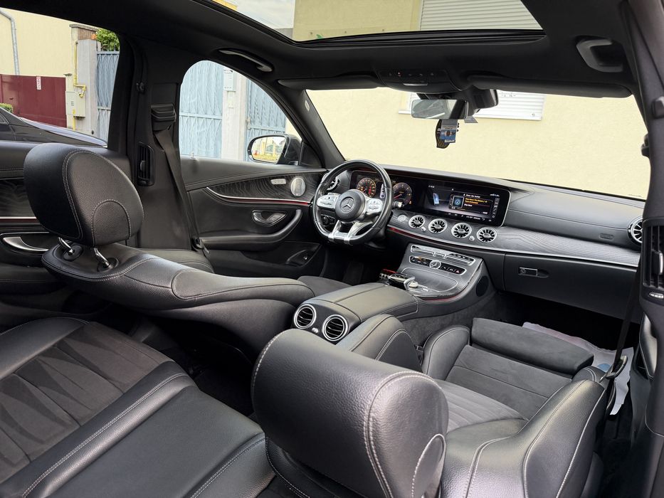 Mercedes Benz E220 AMG 4 Matic