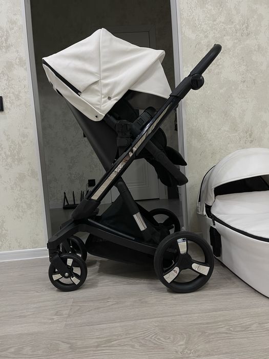 Коляска 2в1 в отличном состоянии срочно