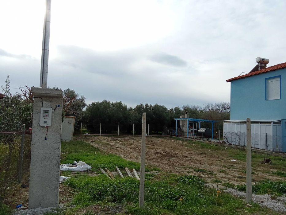 Дава  парцел 440за каравани в Кариани до брега.Ток, вода, шахта.6000 е