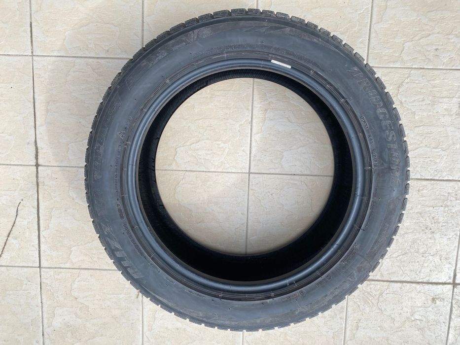 Гуми зимни гума  235/55/19” BRIDGESTONE BLIZZAK LM-80