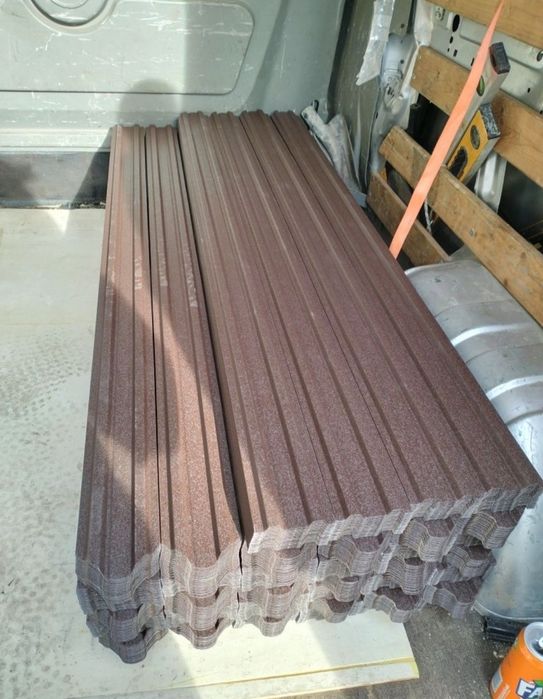 Vând șipcă metalică de gard la cele mai bune preturi disponibile