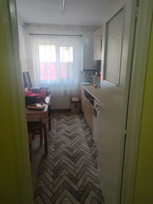 Apartament 3 camere, decomandat.