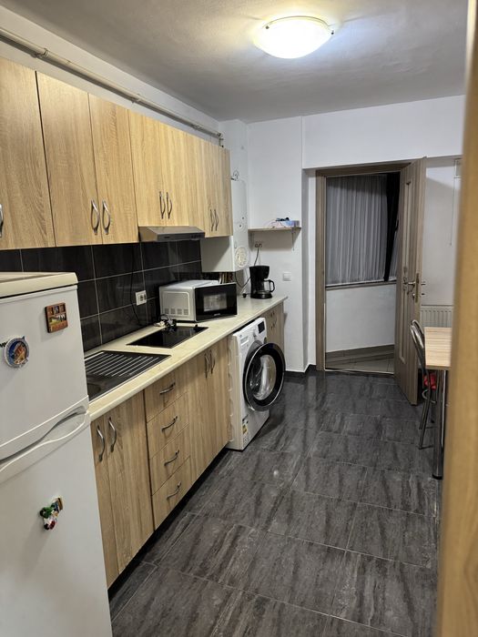 Inchiriez apartament cu 2 camere  incepand cu 1 august in zona  Tic tac pe termen lung.