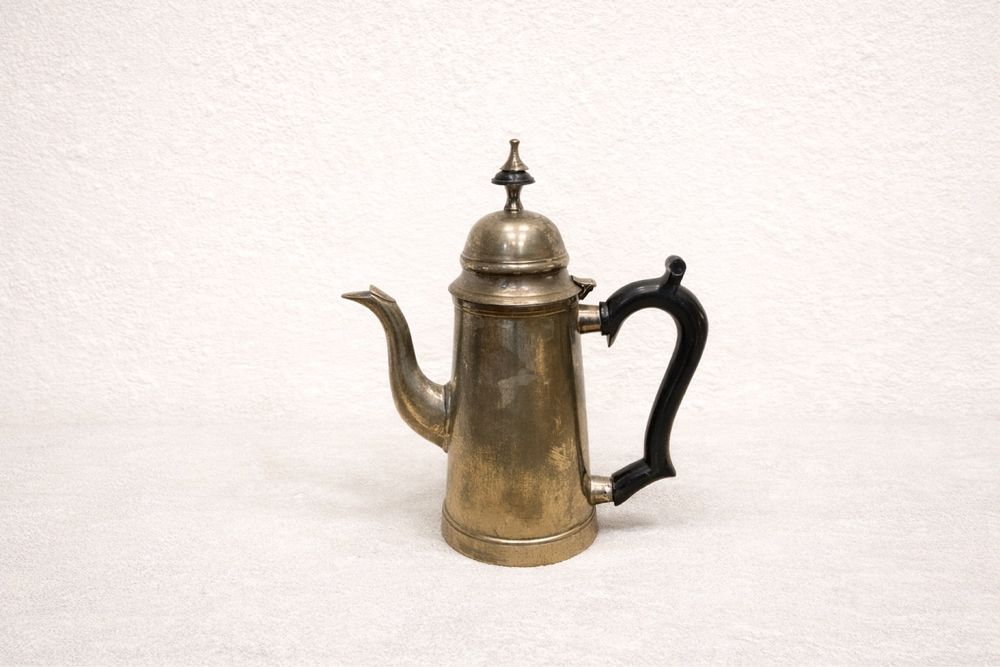 Английски чайник с дълбоко постребряване