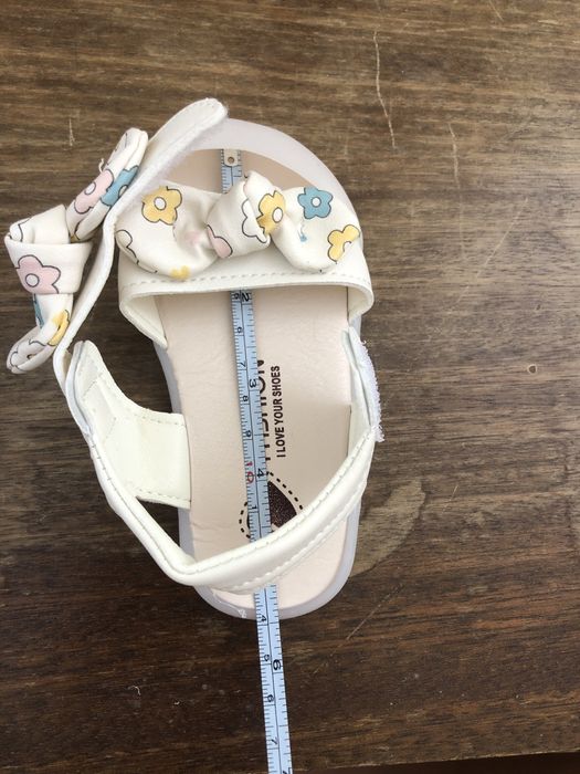 НОВИ детски боси сандали за момиче бяло,розово