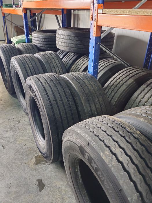 Anvelope 385 65 R 22.5 continental.