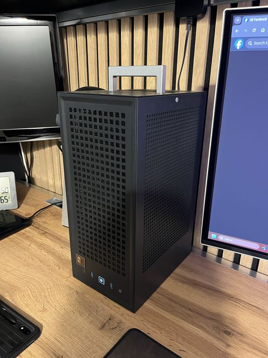 Carcasa PC miniITX Hyte Revolt 3