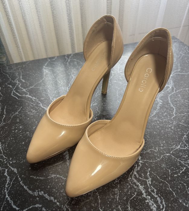 Pantofi stiletto bej d'Orsay cu varf ascutit si toc subtire