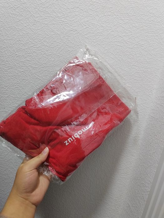 Фудболка в красном цвете