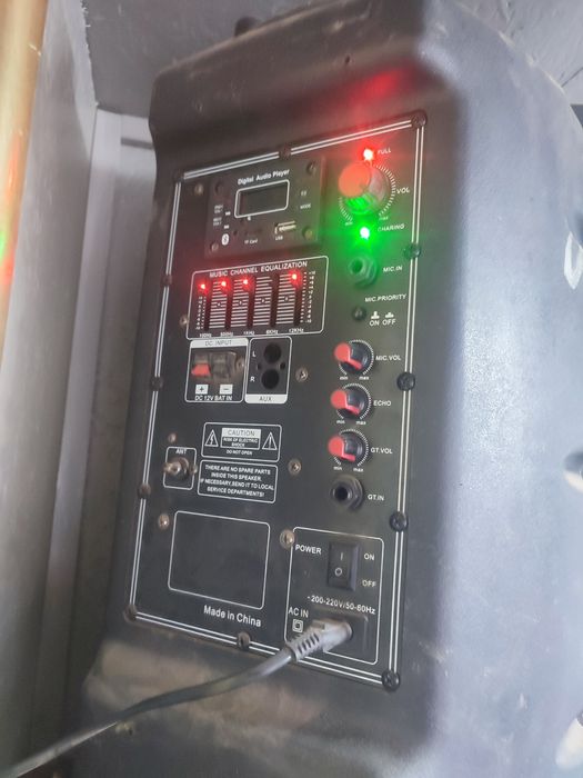 Муз колонка мощный оригиналь