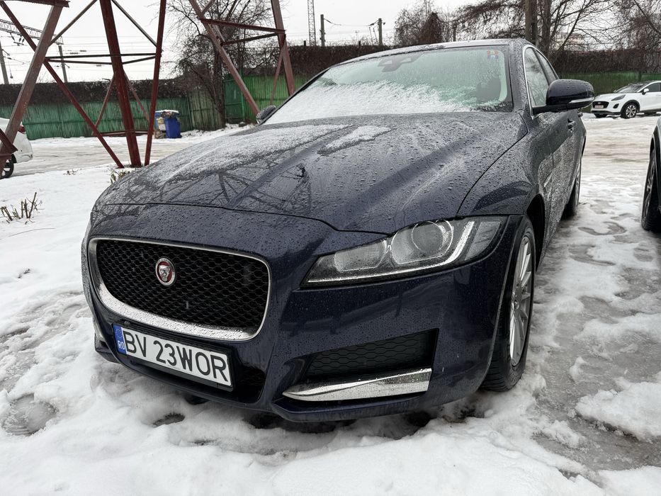 Vand Jaguar XF E in stare impecabila.