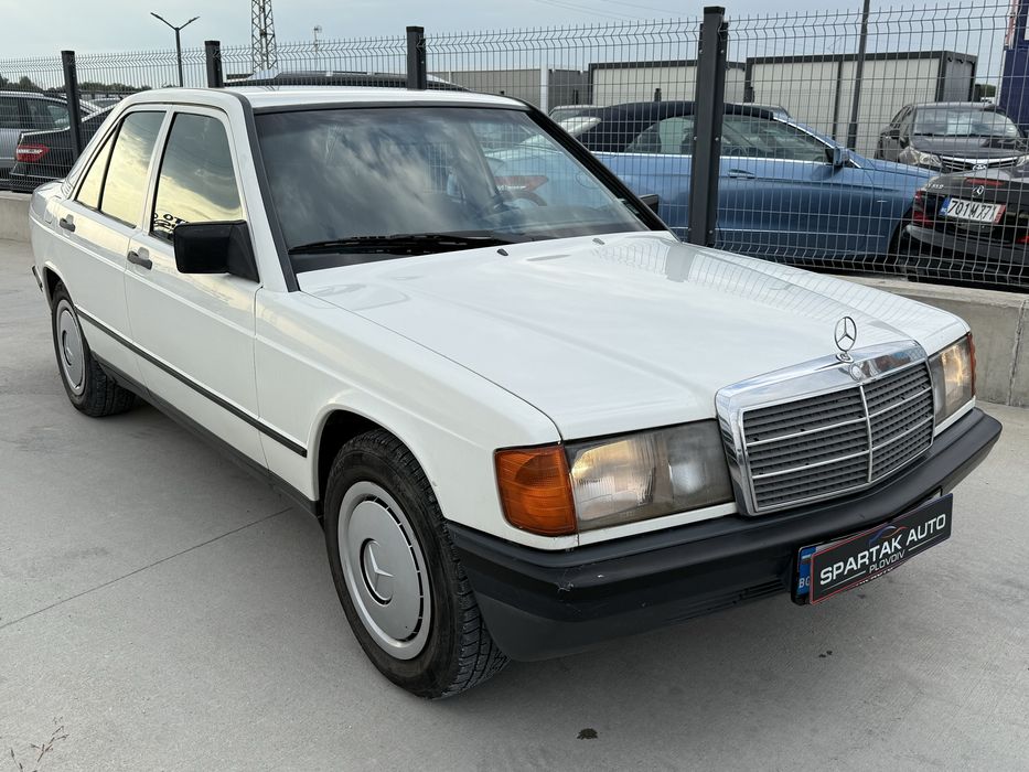 Mercedes-Benz 190 2.0D* 1985г* БЕЗ РЪЖДИ* ТЯСНАТА ЛАЙСНА*
