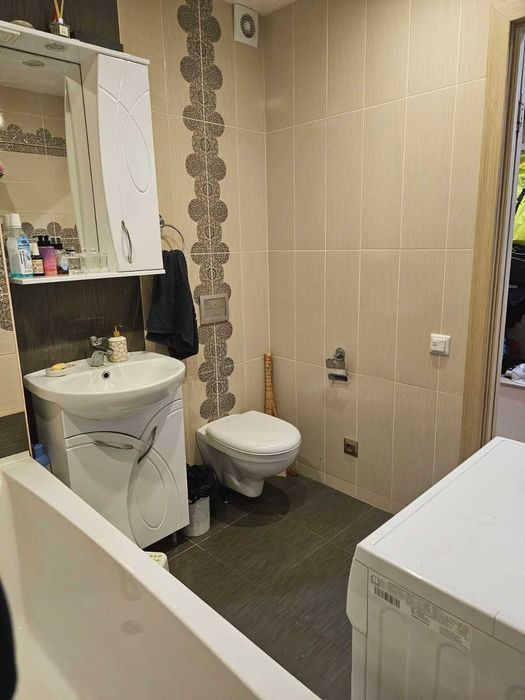 Продам трехкомнатная квартиру