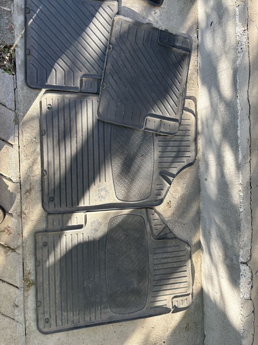 Резиновые и ворсовые полики camry 50