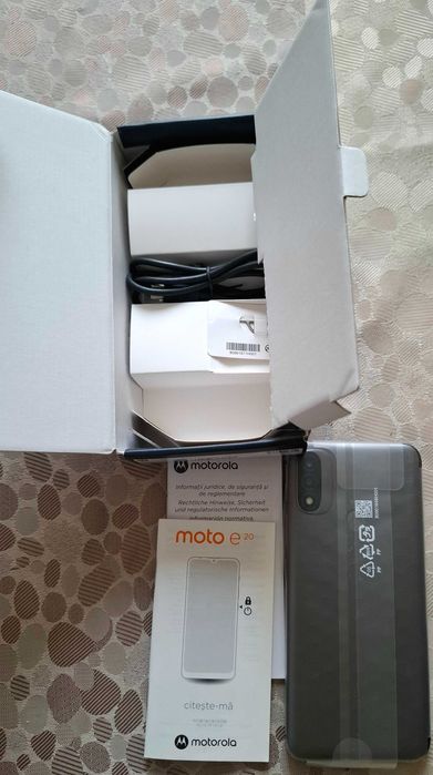 Смартфон Motorola E 20
