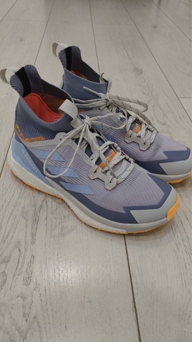 Продам кроссовки адидас (оригинал)