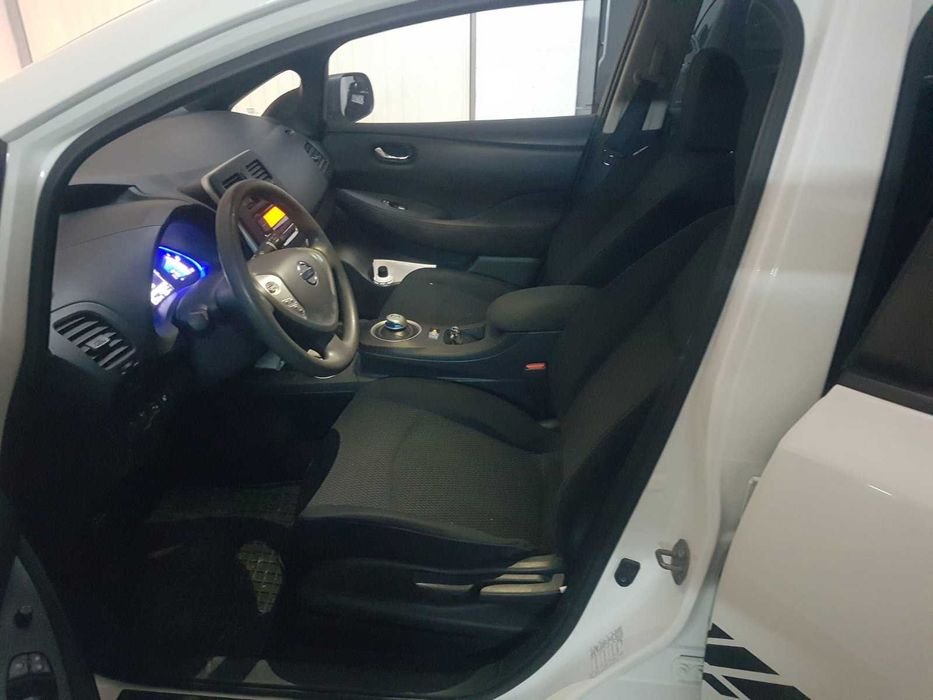 Nissan Leaf electric drive електрически автомобил