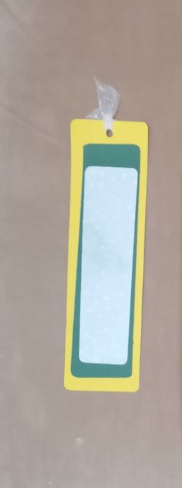 Ръчно изработена квилинг картичка с маргаритки/книгоразделител