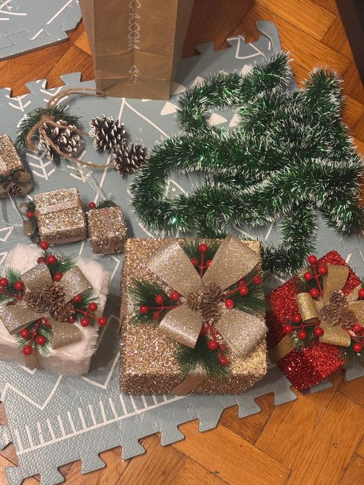 Set complet brad de Crăciun + decorațiuni și globuri - 100 LEI