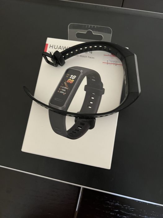 Huawei Band 4 Продам фитнес-браслет в