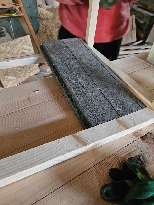 Stupi cu familii de albine din rasa carpatina