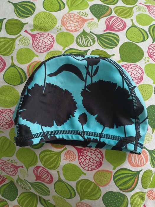 Шапки резиновые и тканевые для плавания