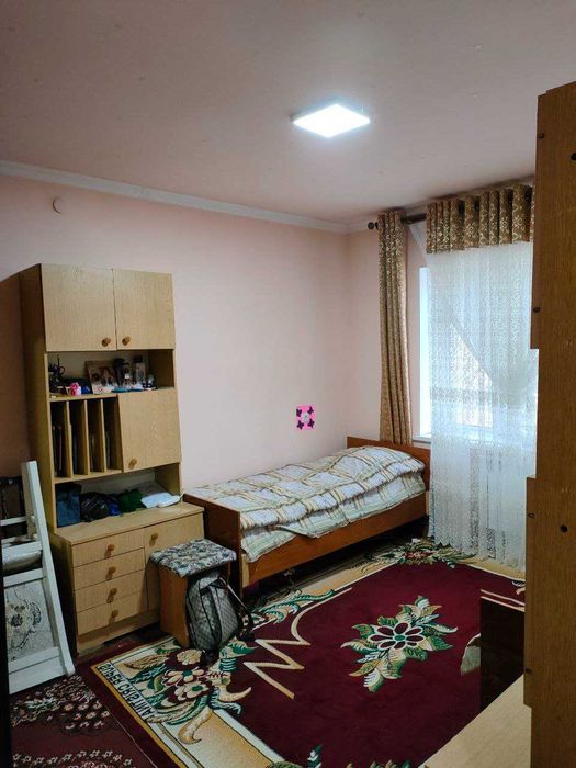 Квартира сотилади 1 этаж хамма шароити бор, 3/1/4