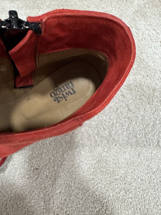 Червени и лилави боти естествен велур