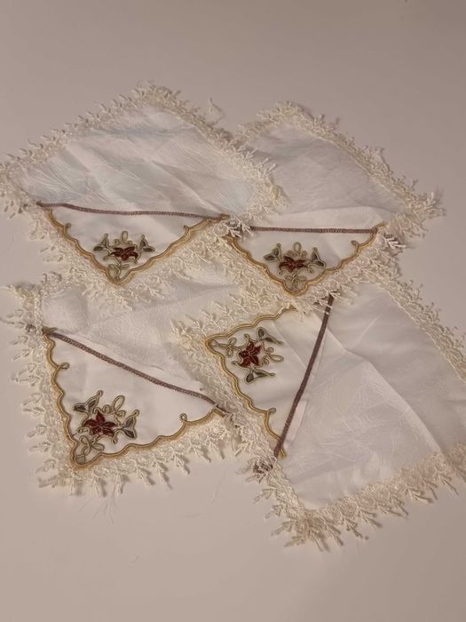 Set 4 servetele decorative cu dantele