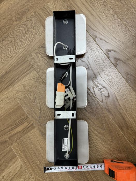 Продам потолочную люстру