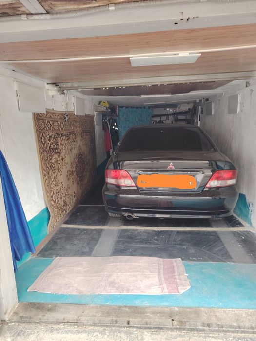 Продам гараж на локоне