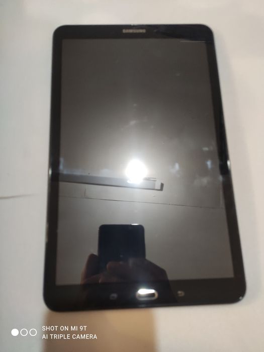 Продам планшет samsung на запчасти