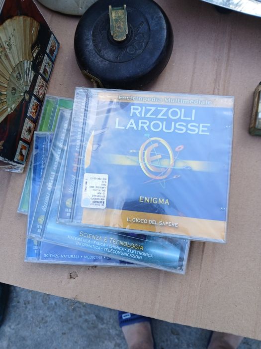 Riglă de calcul/veioze și cd-uri cu muzică