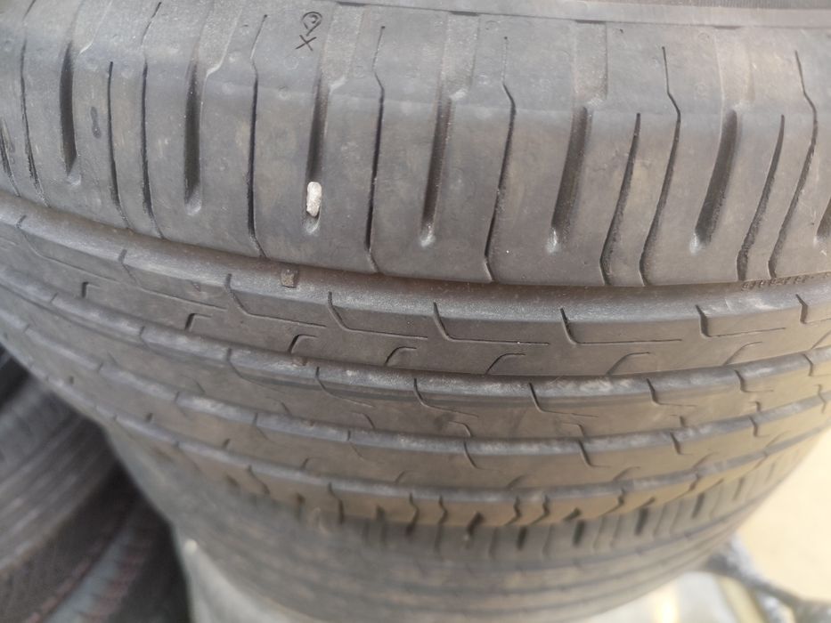 Vând set cauciucuri 215/55/R17 94V Continental EcoContact6