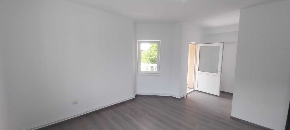 Inchiriez Spațiu comercial , birou 20 mp