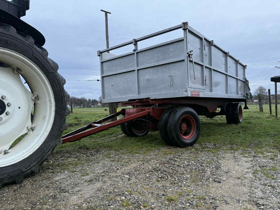 Remorca basculabila spre spate  8 tone