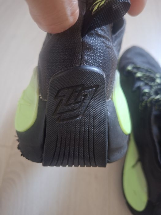 Adidasi  barbati Reebok